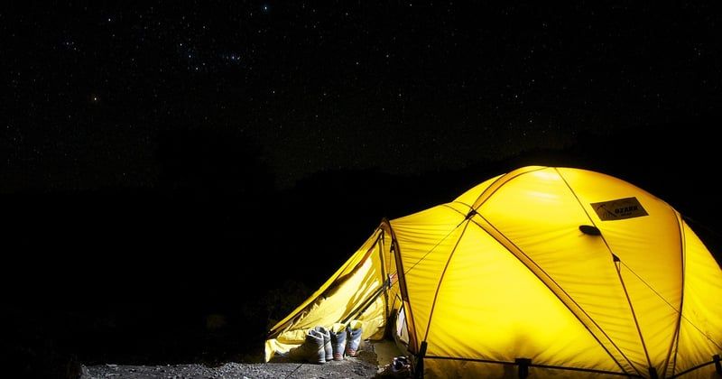 Dormir sous les étoiles : le glamping insolite dans une bulle transparente